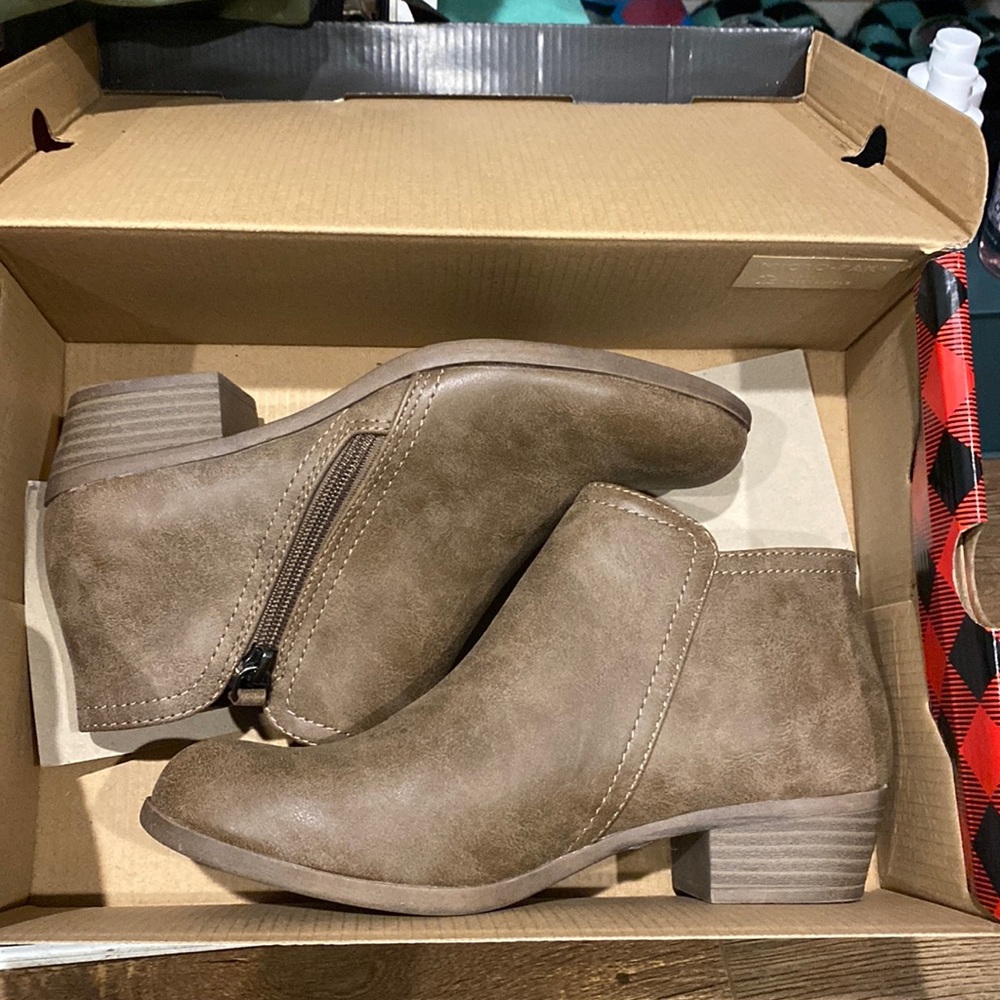 Women’s Taupe Booties